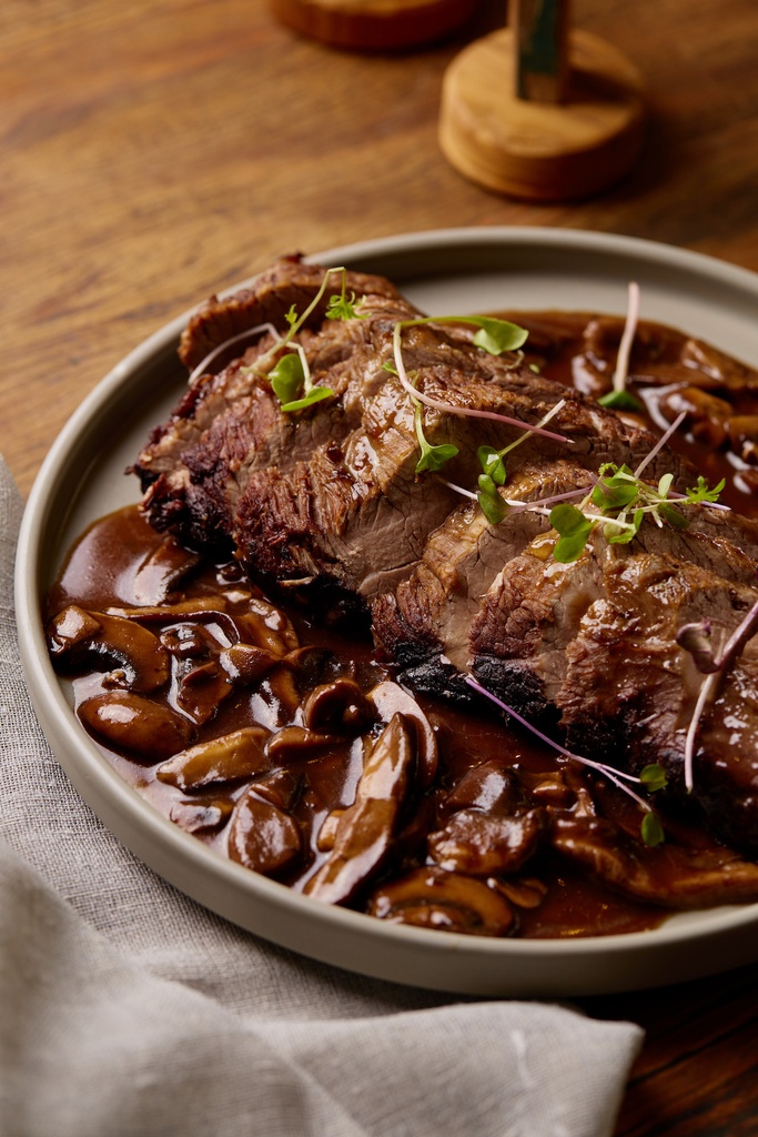 Baby beef ao molho de Cogumelos e Rapadura por Leandro Nunes - 1 kg